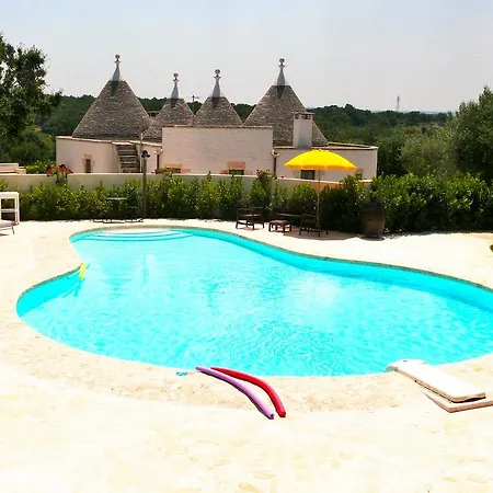 Trulli Pietra Bianca * Locorotondo
